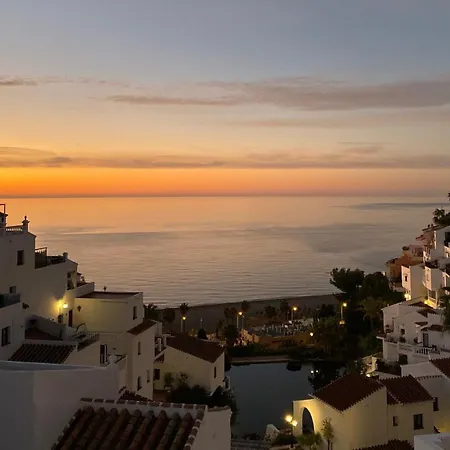 - - Beautiful Seaview Apartment *