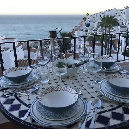 - - Beautiful Seaview Apartment *