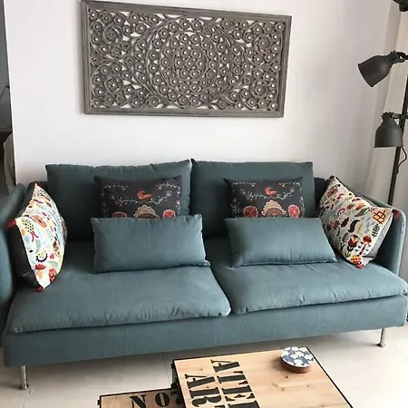- - Beautiful Seaview Apartment