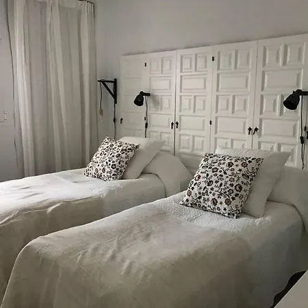 - - Beautiful Seaview Apartment